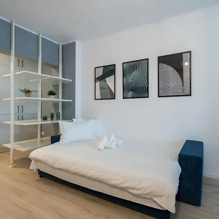 High-end With Panoramic View, Parking &pool Apartamento