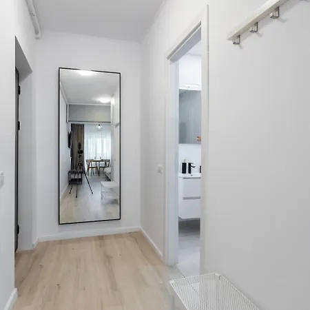 High-end With Panoramic View, Parking &pool アパート *