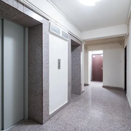 High-end With Panoramic View, Parking &pool アパート *