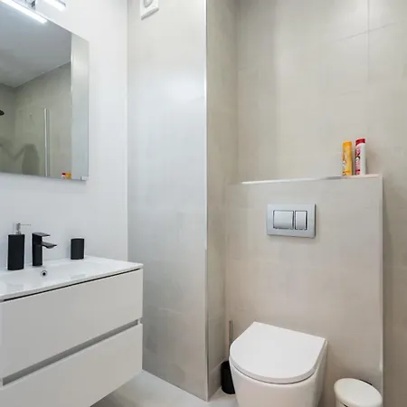 High-end With Panoramic View, Parking &pool *