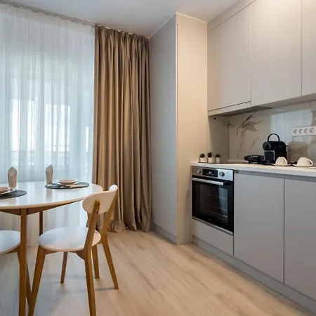 High-end With Panoramic View, Parking &pool アパート *