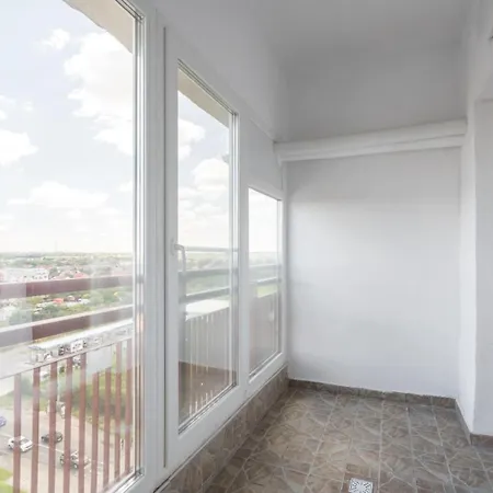 High-end With Panoramic View, Parking &pool *