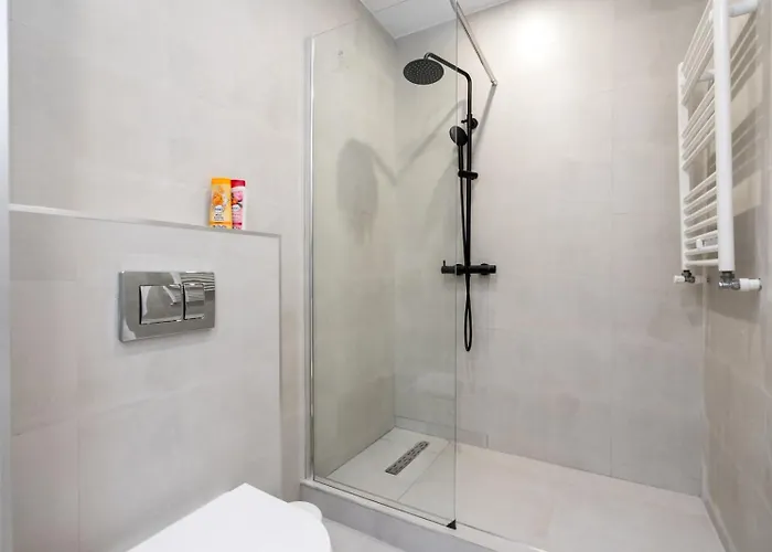 High-end With Panoramic View, Parking &pool Bükreş