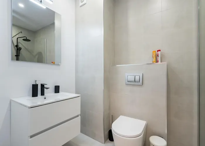 High-end With Panoramic View, Parking &pool *