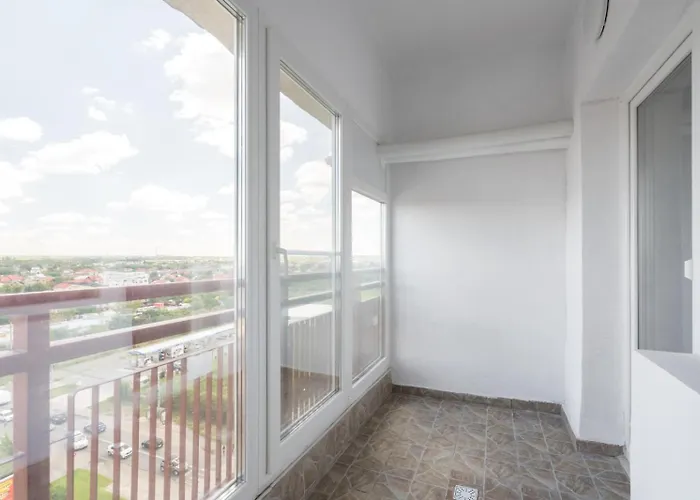 High-end With Panoramic View, Parking &pool *